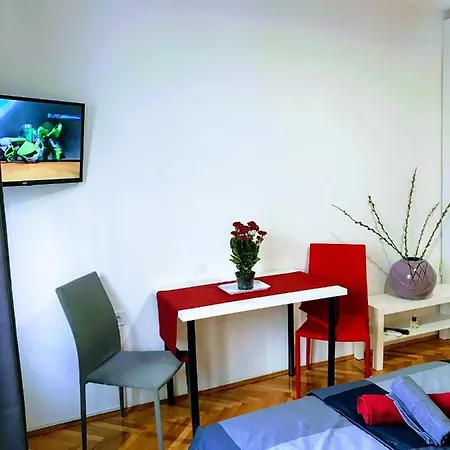 Hotel apartamentowy Center Old Town And