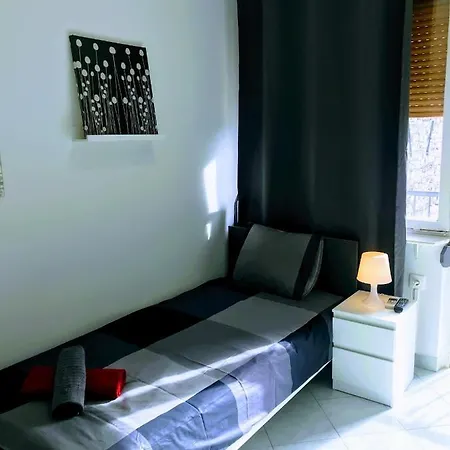 Hotel apartamentowy Center Old Town And 3*