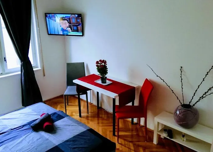 Center Old Town And Lejlighedshotel 3*