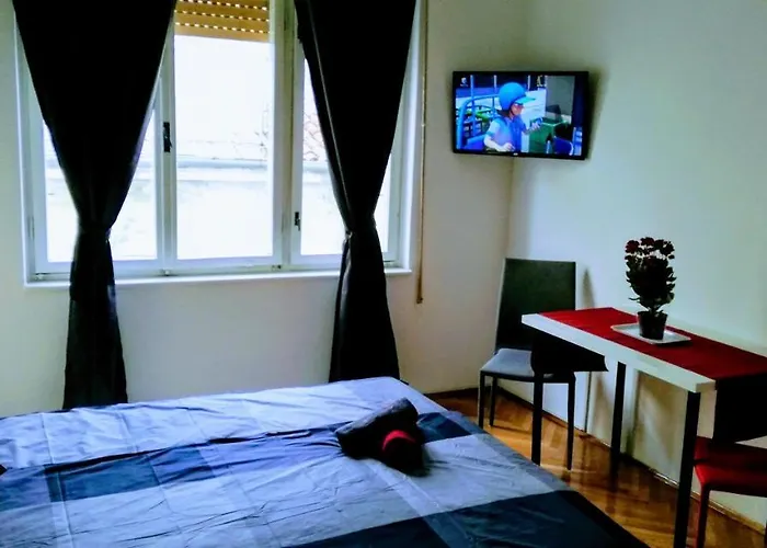 Center Old Town And Lejlighedshotel 3*