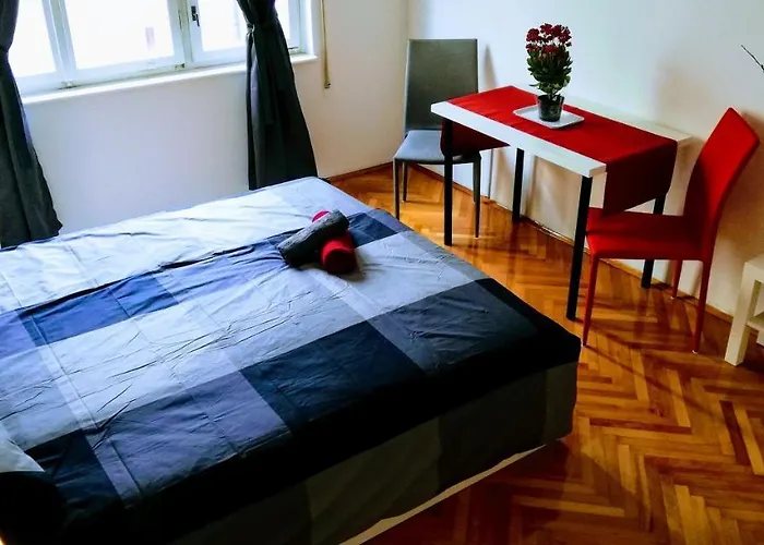 Center Old Town And Lejlighedshotel 3*
