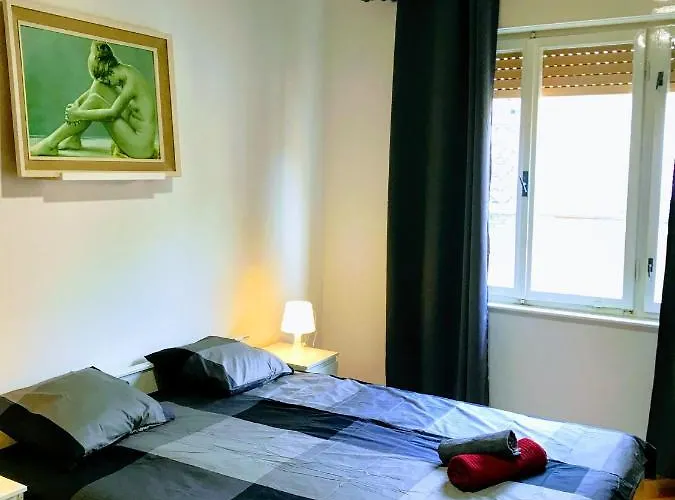 Lägenhetshotell Center Old Town And 3*