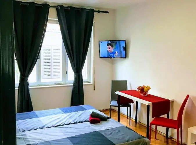 Lejlighedshotel Center Old Town And 3*