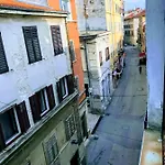 アパートホテル Center Old Town And