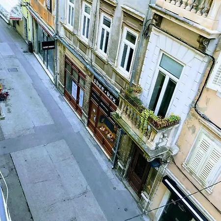 Center Old Town And Pula