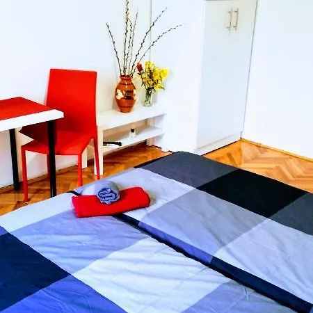 Center Old Town And 3* Pula