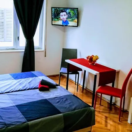 Center Old Town And Pula