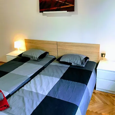 Center Old Town And 3* Pula