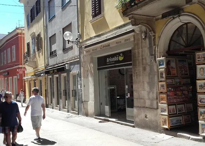 Center Old Town And 3* Pula