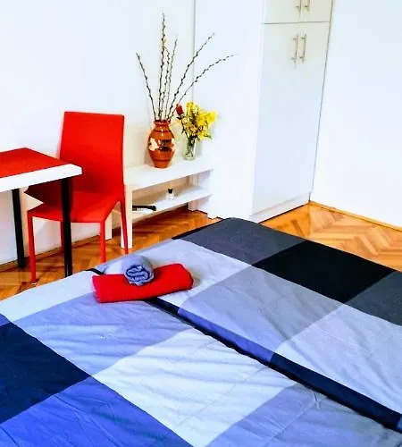 Center Old Town And 3* Pula