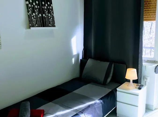 Aparthotel Center Old Town And 3*