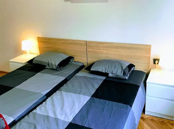 Center Old Town And 3* Pula