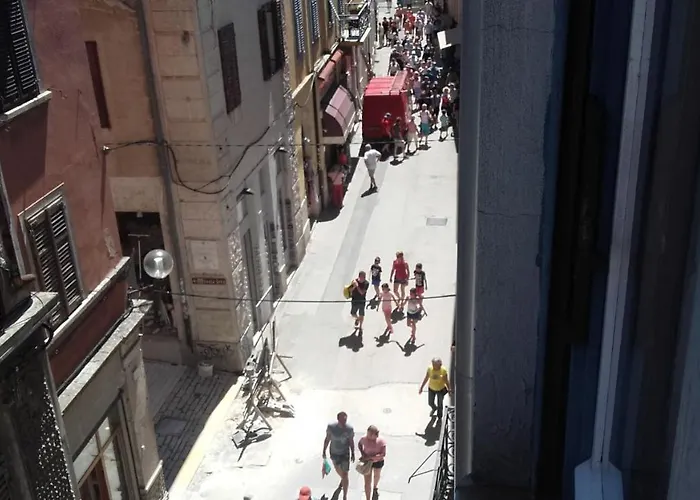 Center Old Town And Aparthotel Pula