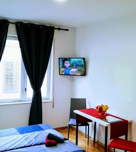 Center Old Town And Aparthotel