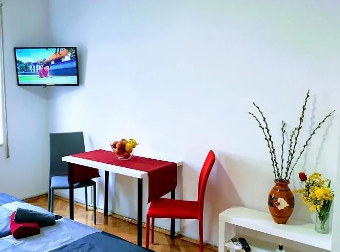 Center Old Town And Aparthotel