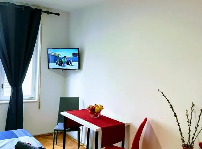 Aparthotel Center Old Town And 3*